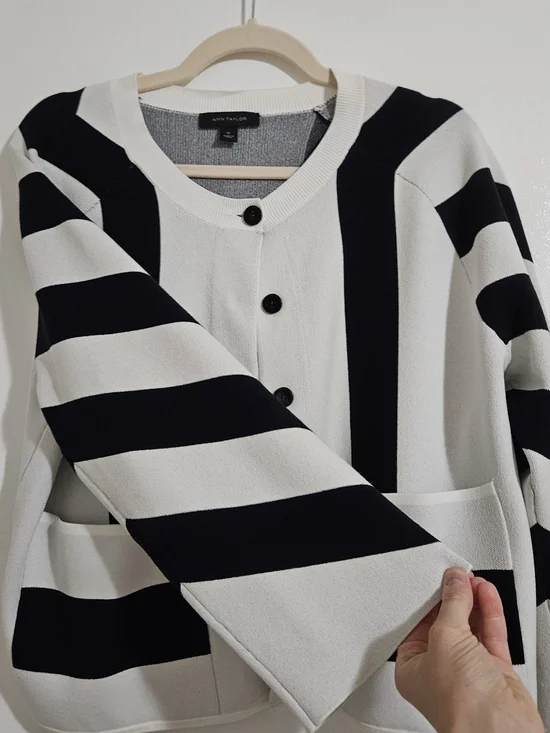 Ann Taylor Black & White Striped Button Cardigan XL - Picture 4 of 9